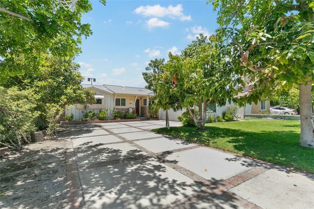 Property Photo:  12101 Bangor Street  CA 92840 