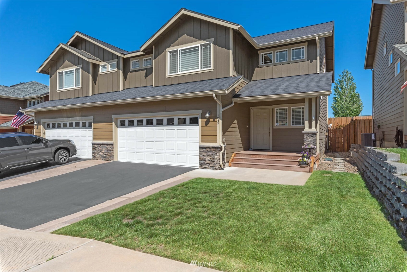 Property Photo: 105 Vineyard Lane 2B WA 98816