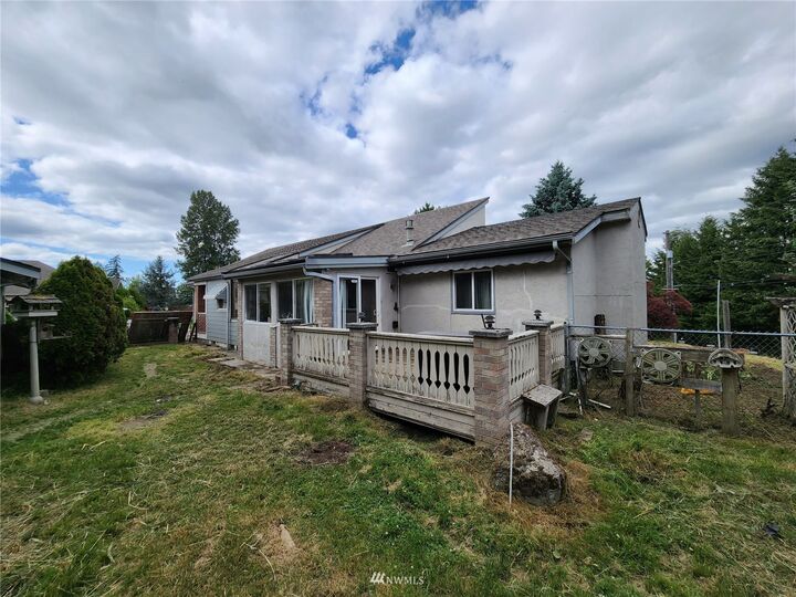 Property Photo:  2610  191st Street E  WA 98445 