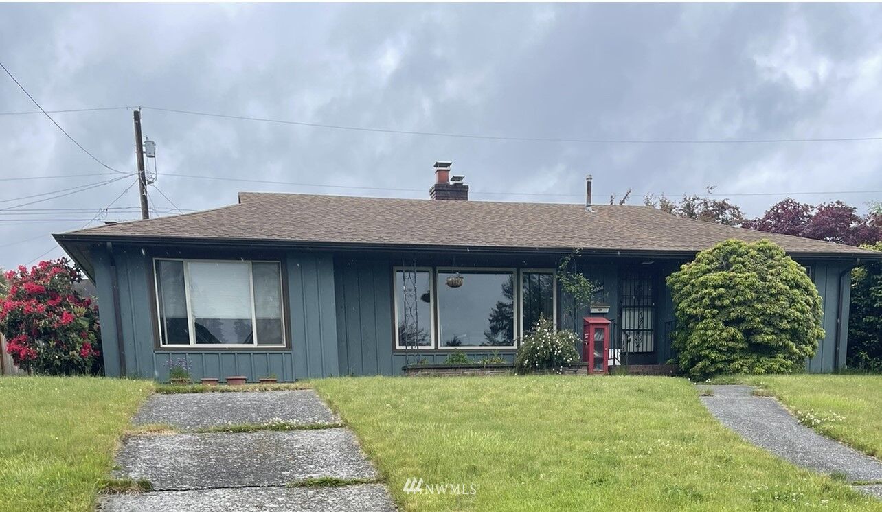 Property Photo:  4908 Rucker Avenue  WA 98203 