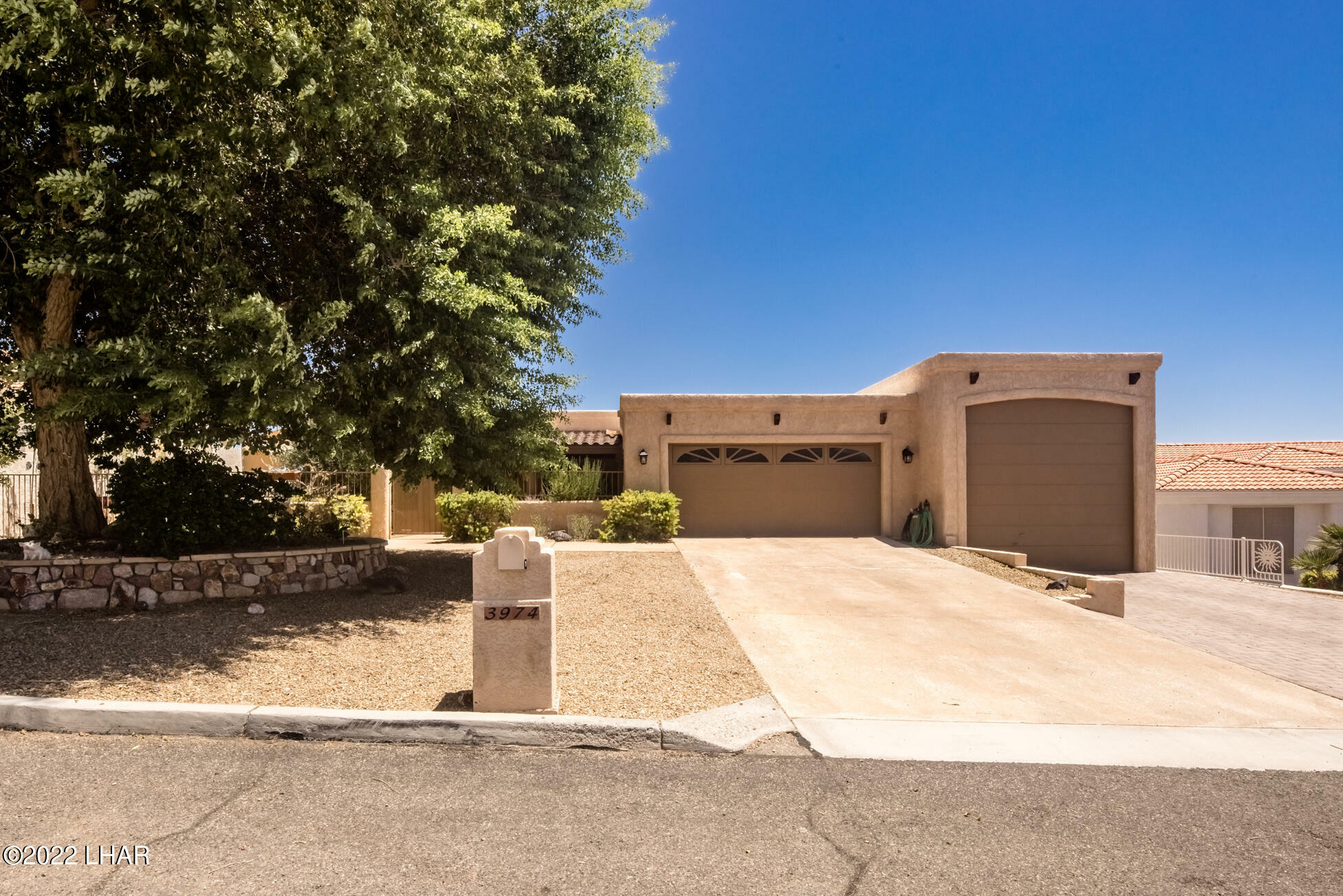 Property Photo:  3974 Black Hill Dr  AZ 86406 