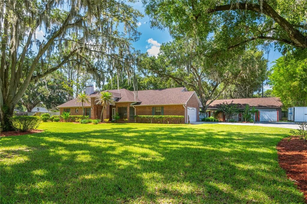 Property Photo:  3021 Leila Estelle Drive  FL 33565 