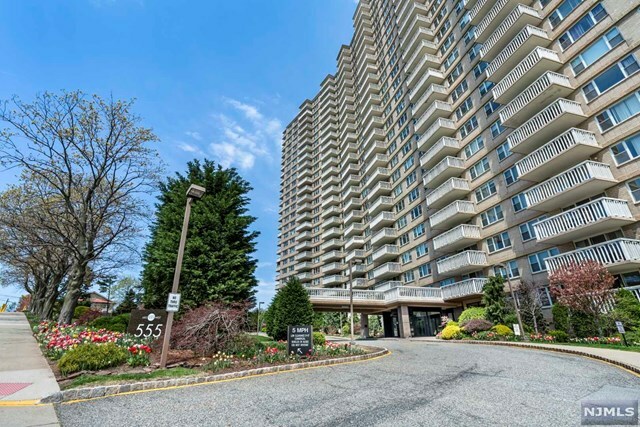 Property Photo:  555 North Avenue 19U  NJ 07024 