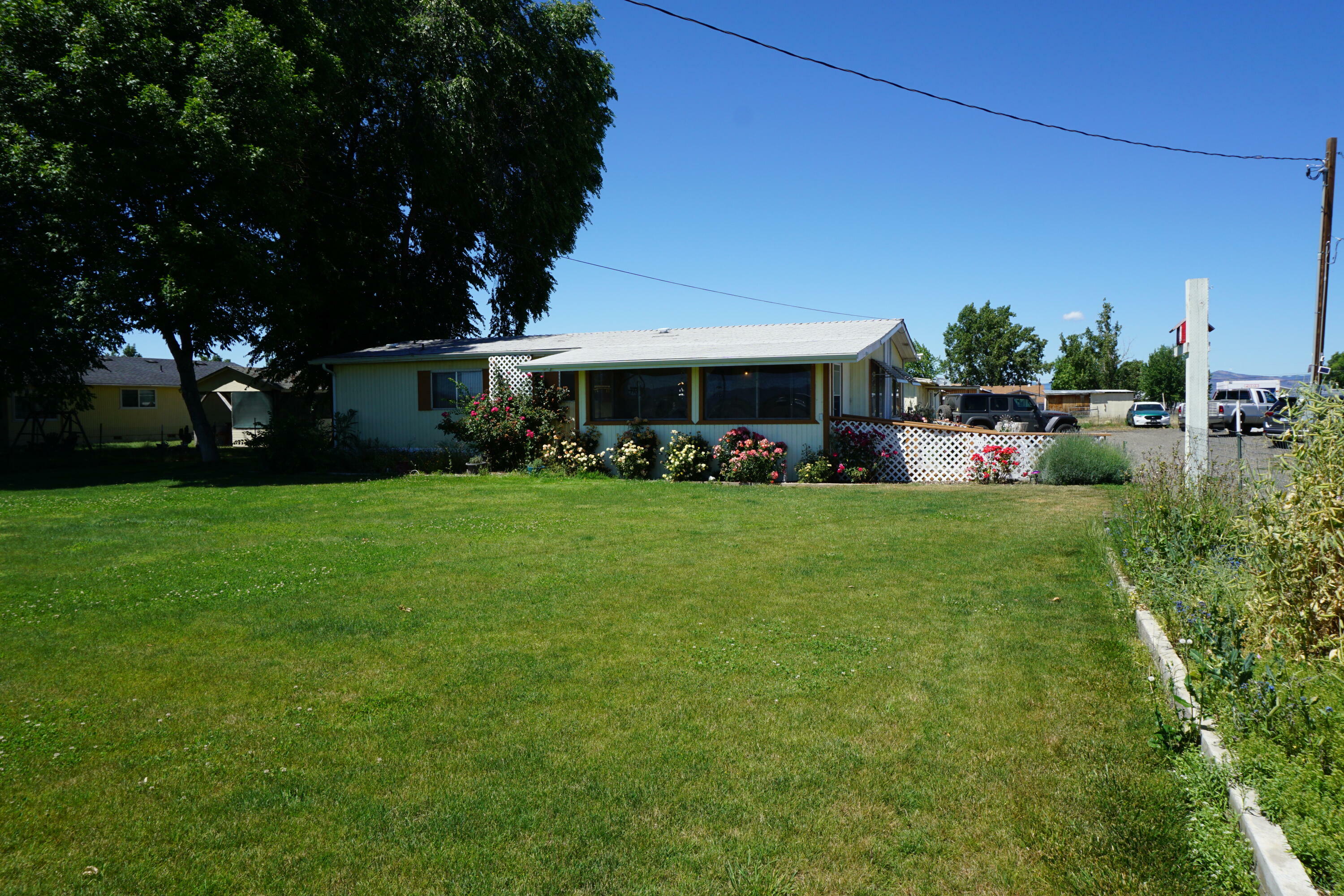 Property Photo:  4015 Avenue A  OR 97503 