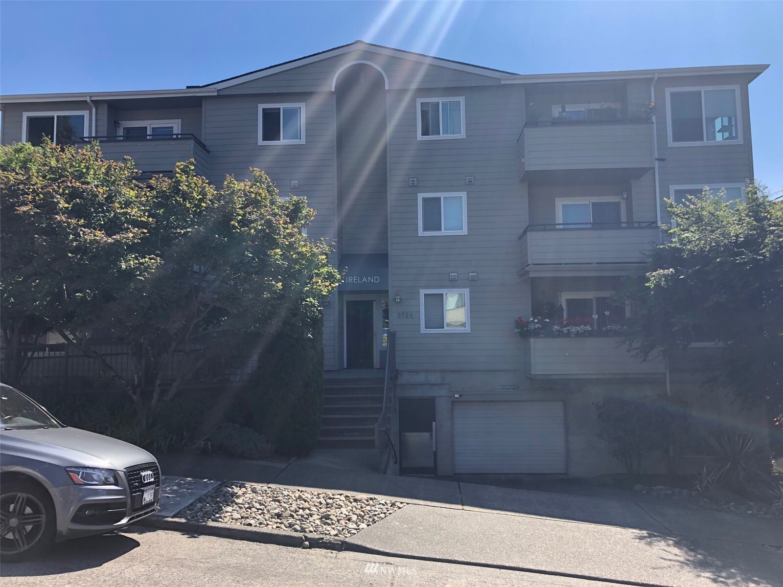 Property Photo: 3926 1st Avenue NE 31 WA 98105