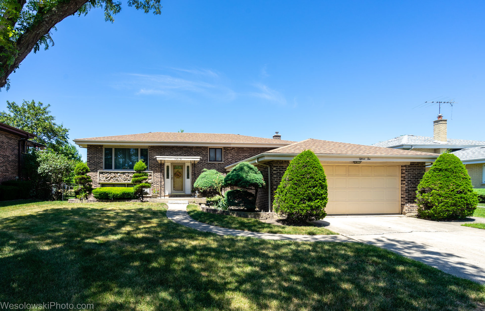 Property Photo: 1510 W Amelia Lane IL 60101