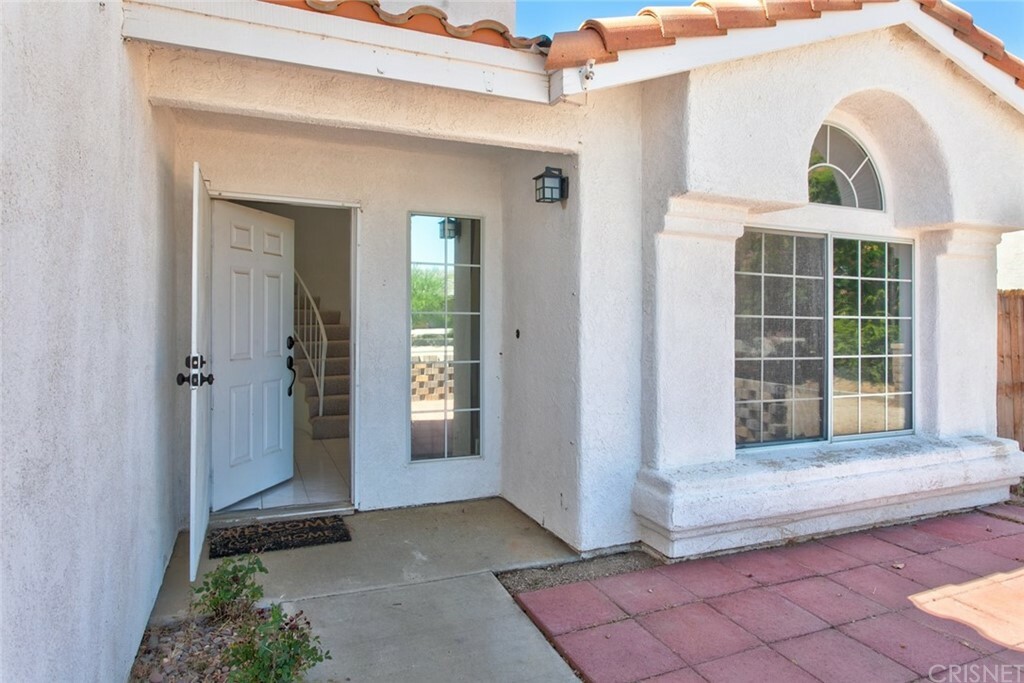 Property Photo:  4030 Stetson Avenue  CA 93560 