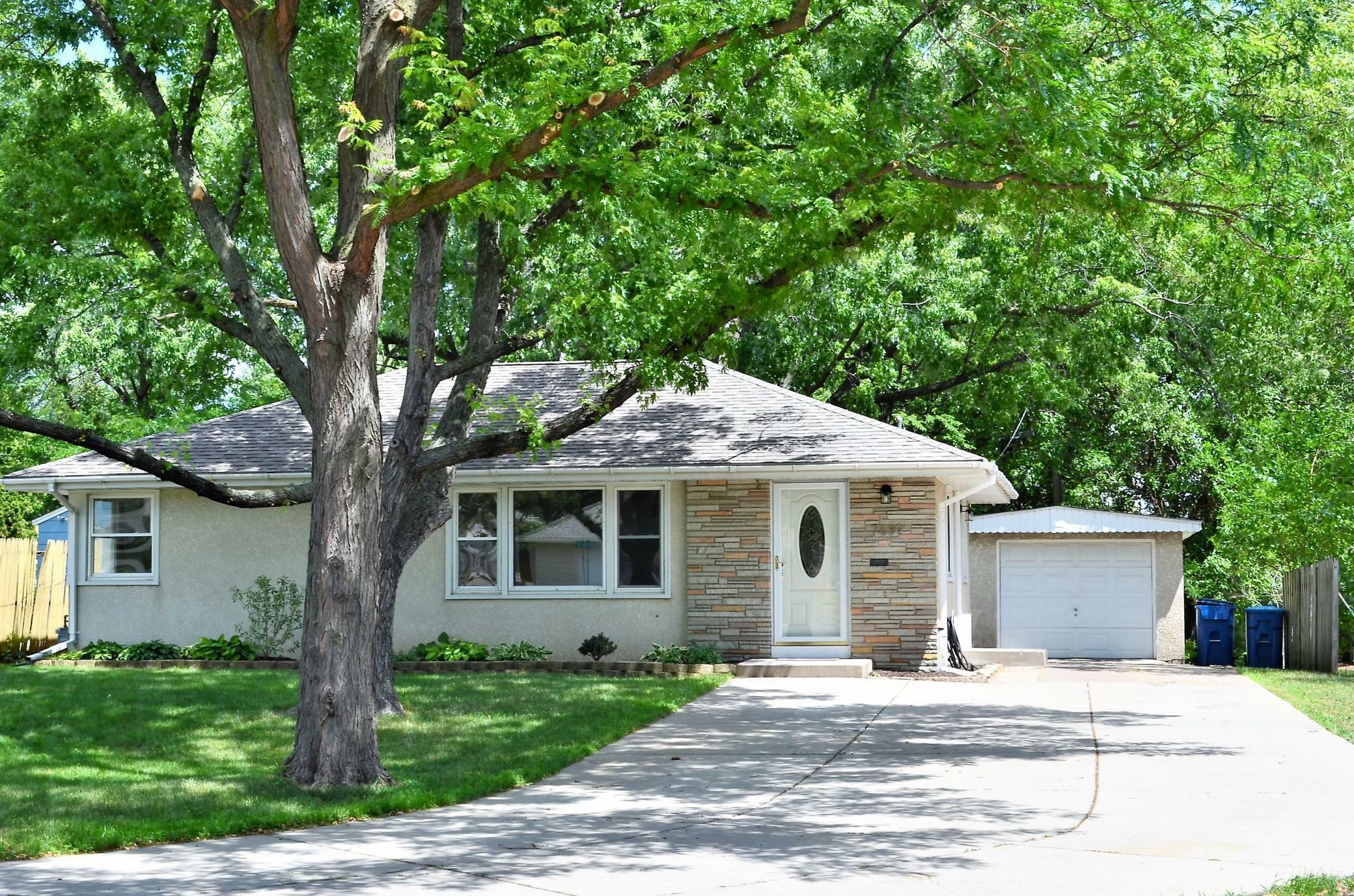 Property Photo:  7639 Park Avenue S  MN 55423 