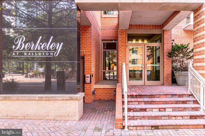 1000 N Randolph Street 709  Arlington VA 22201 photo