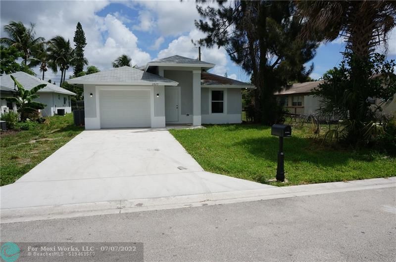 Property Photo:  3825 Hiawatha Ave  FL 33409 