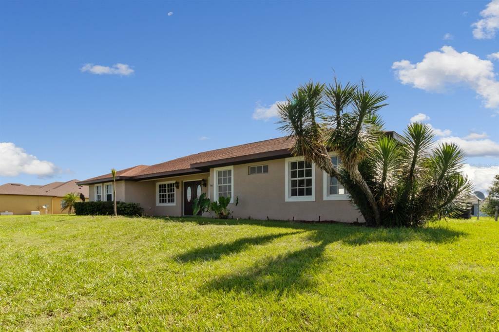 Property Photo:  1465 Johns Road  FL 33873 