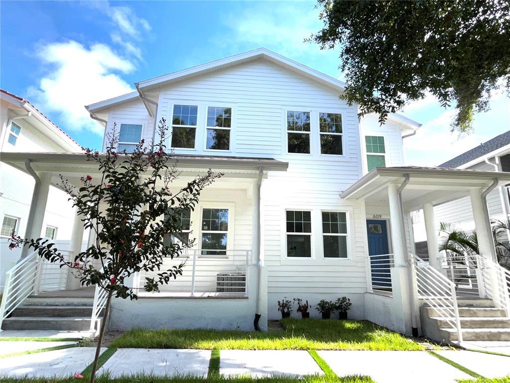 Property Photo: 611 24th Avenue N FL 33704
