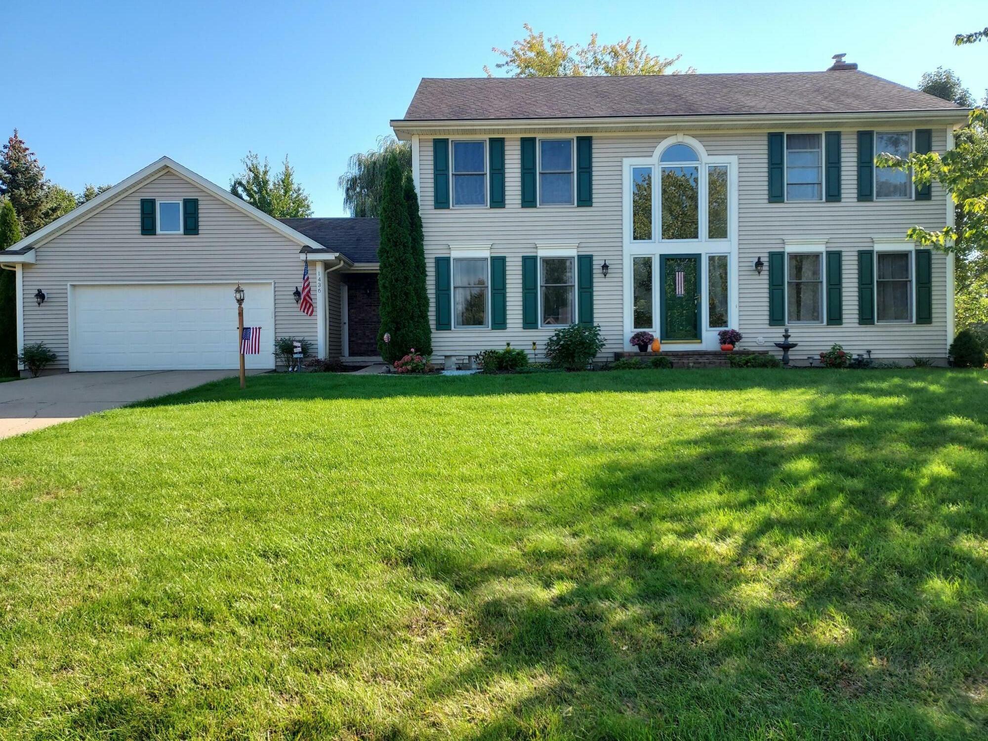 Property Photo:  1436 Penncross Drive SE  MI 49316 