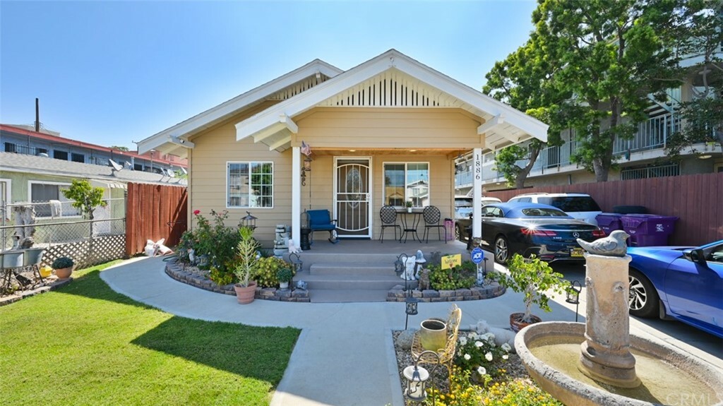 Property Photo:  1886 Locust Avenue  CA 90806 