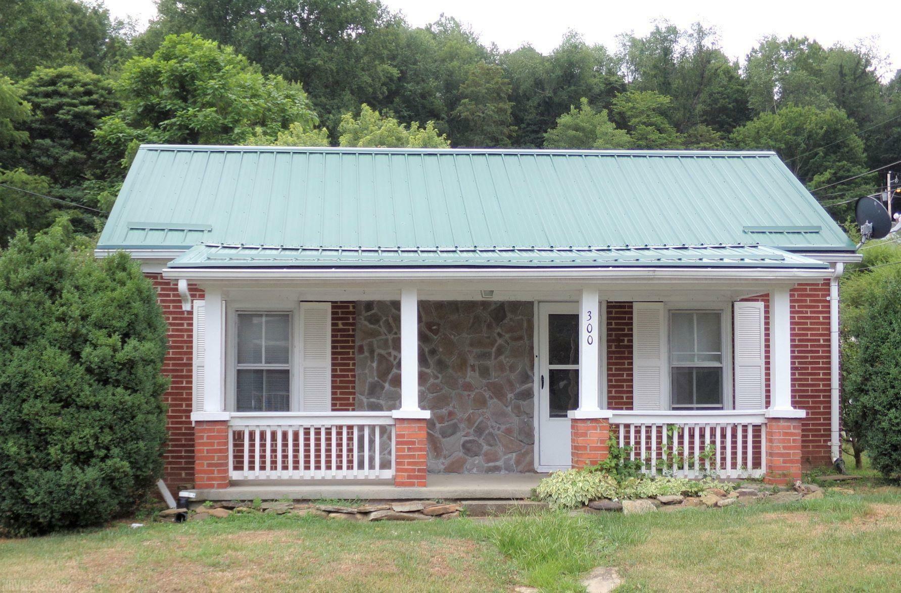 Property Photo:  300 Wolf Street  VA 24124 