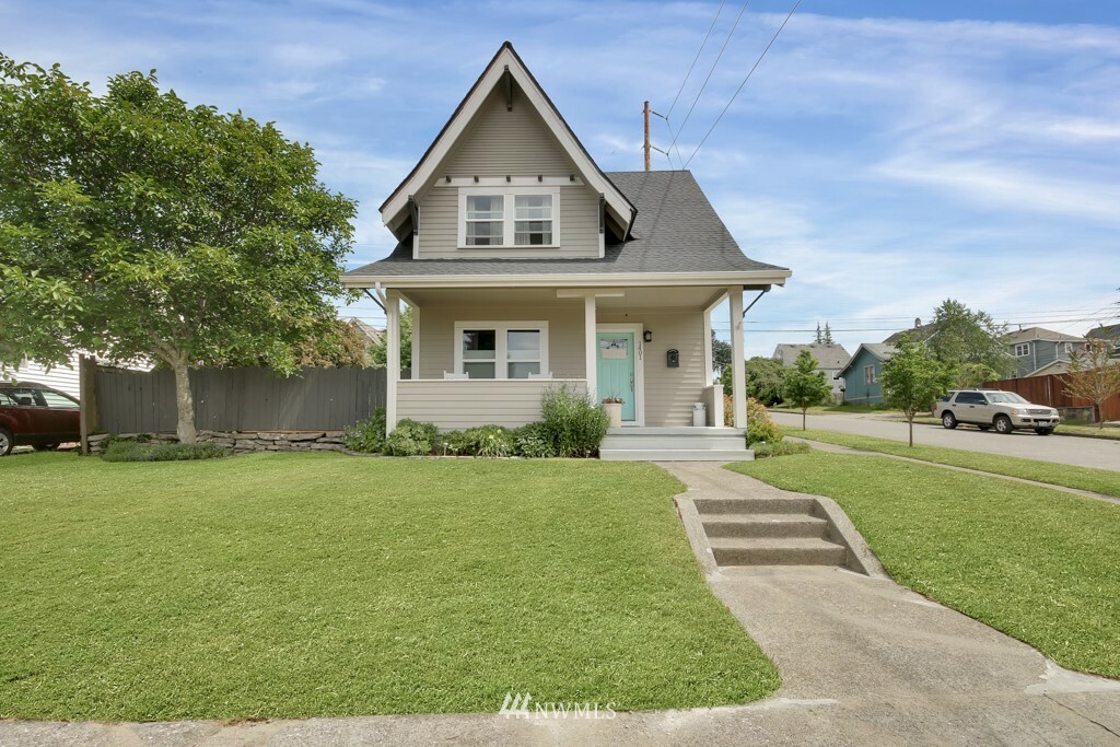 Property Photo:  1401 N Prospect Street  WA 98406 