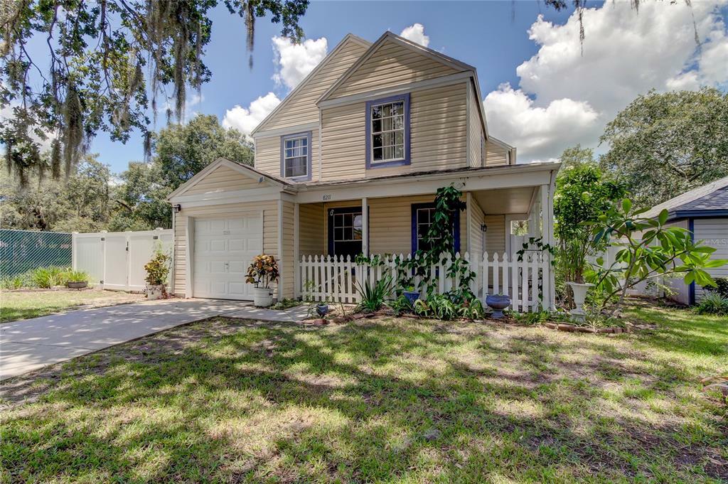 Property Photo:  8211 Volusia Place  FL 33637 