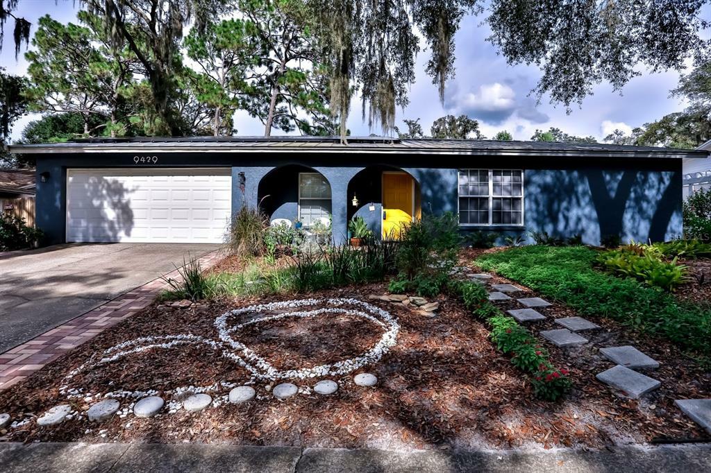 Property Photo:  9429 Alanbrooke Street  FL 33637 