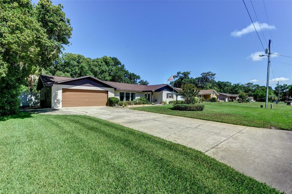 Property Photo:  645 Montclair Avenue  FL 32763 