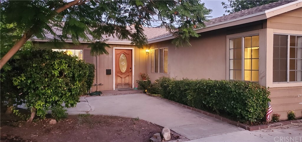 Property Photo:  11200 Amestoy Avenue  CA 91344 