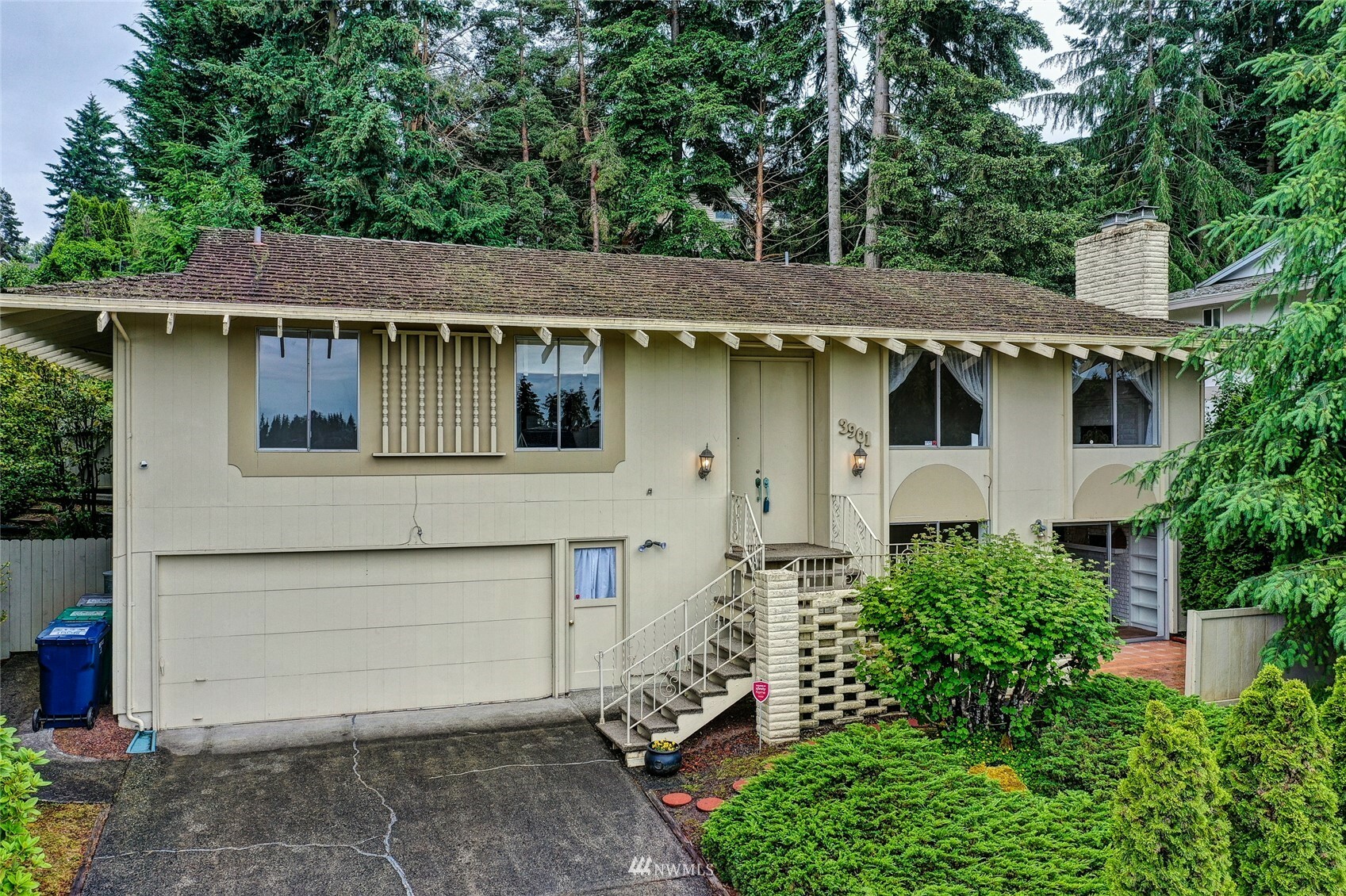 Property Photo: 3901 SW 328th Street WA 98023
