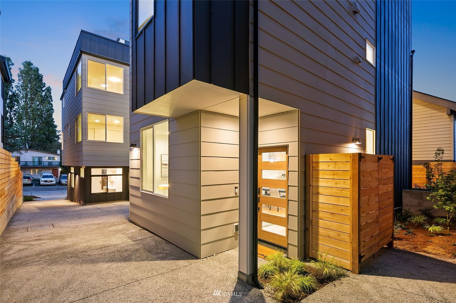 Property Photo: 4517 A Sunnyside Avenue N WA 98103