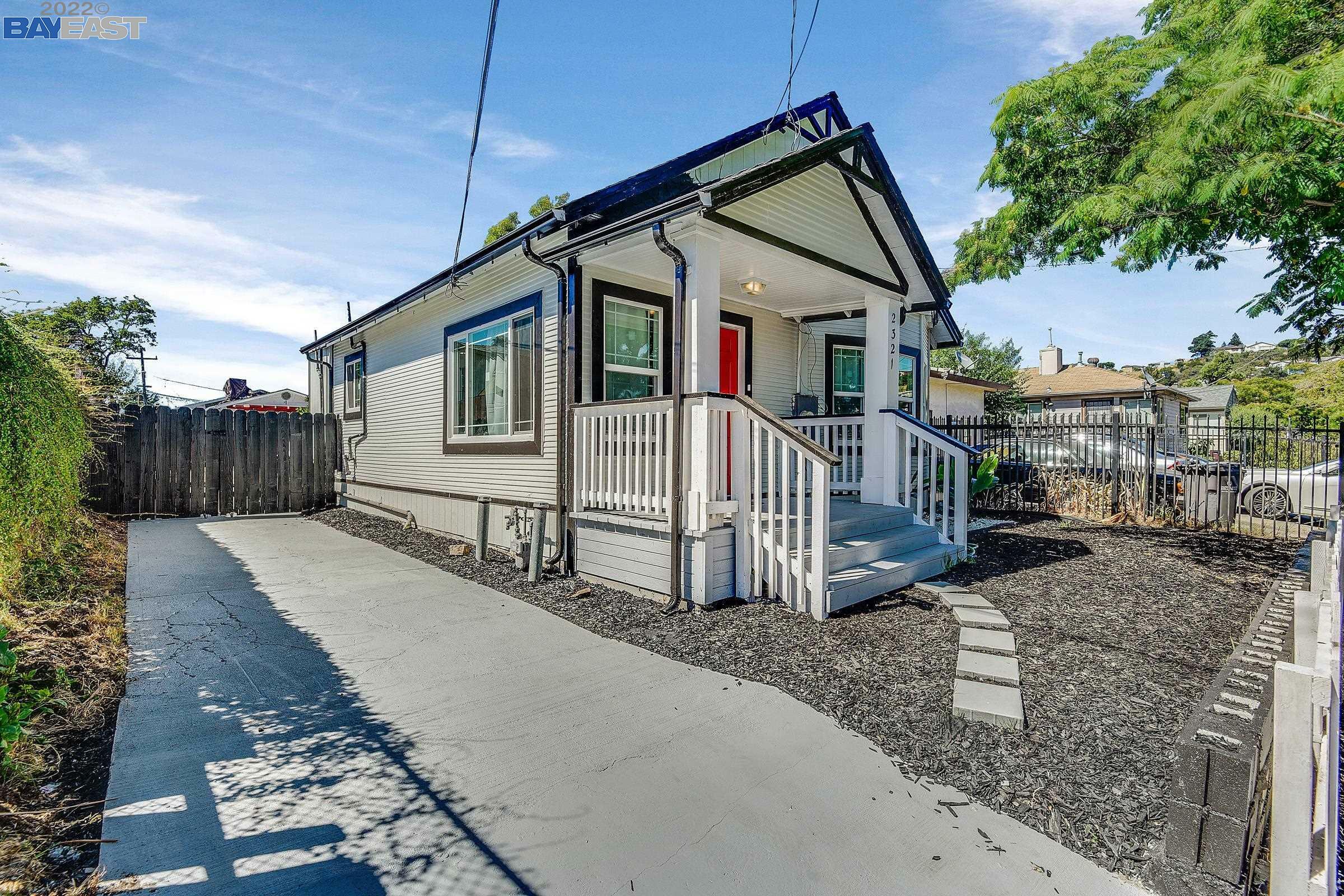 Property Photo:  2321 88th Ave  CA 94621 