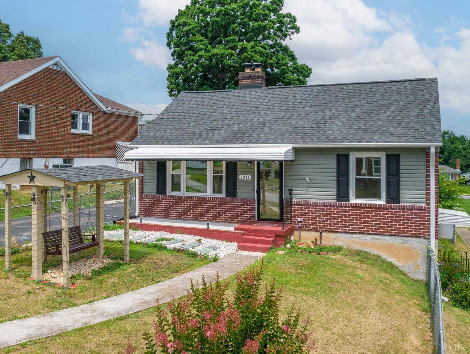 Property Photo: 1911 Hughes Avenue VA 24501