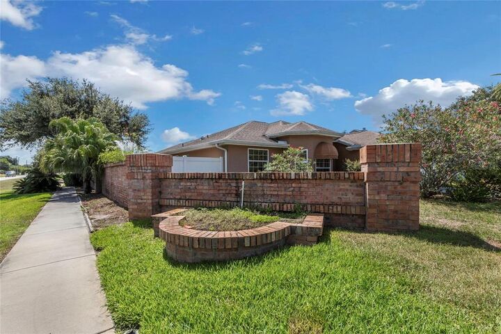 Property Photo:  4998 Harbor Woods Drive  FL 34683 