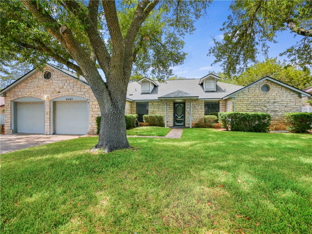 Property Photo:  9027 Lockleven Loop  TX 78750 