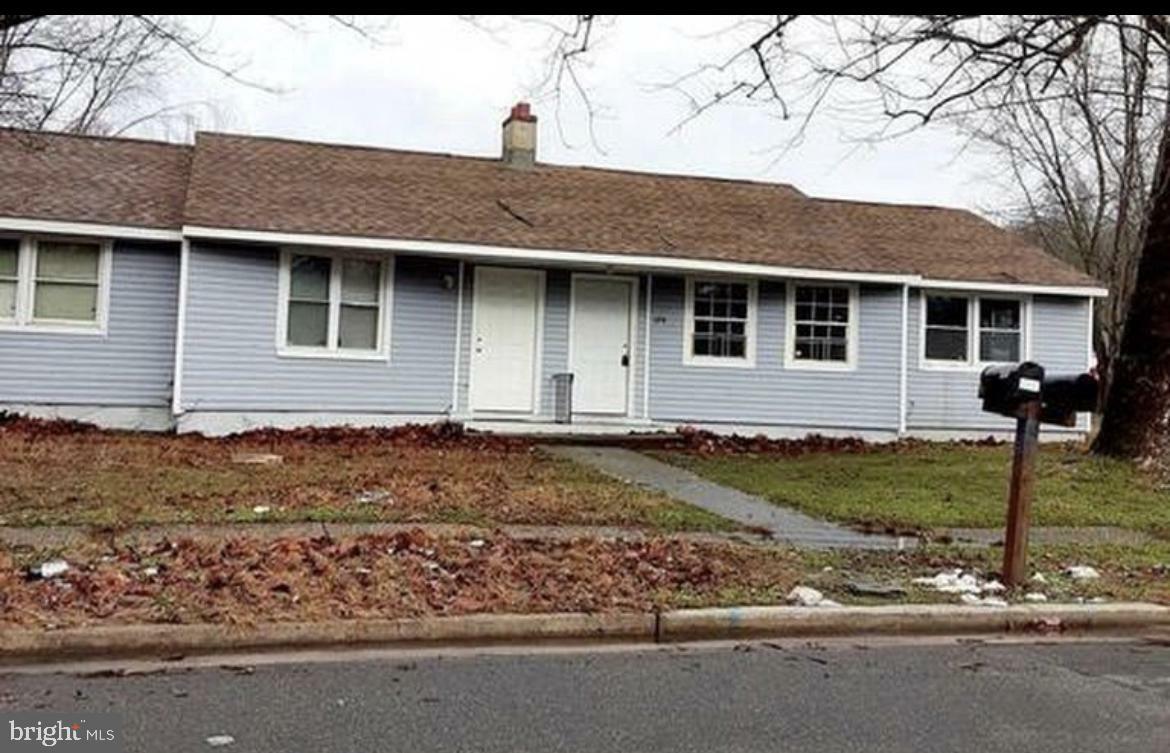 Property Photo:  196 Kinsley Road  NJ 08068 