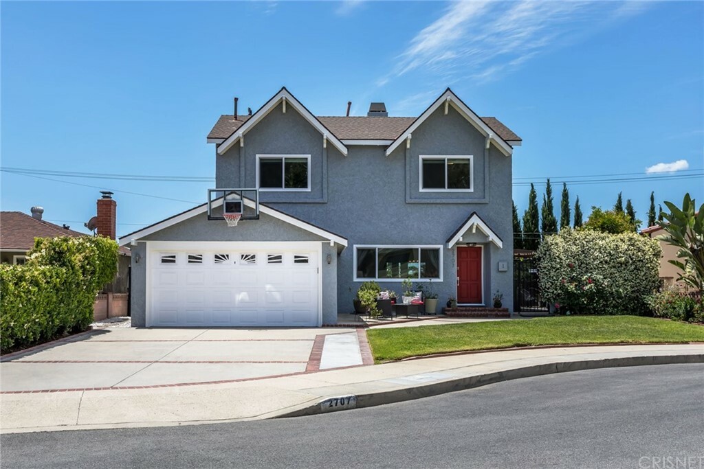 Property Photo:  2707 N Parish Place  CA 91504 