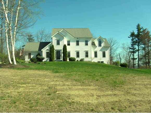 Property Photo:  17 Woodhill Hooksett Road  NH 03304 