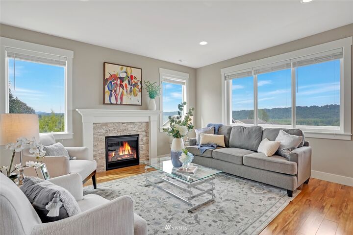 Property Photo: 14327 3rd Circle NE WA 98019