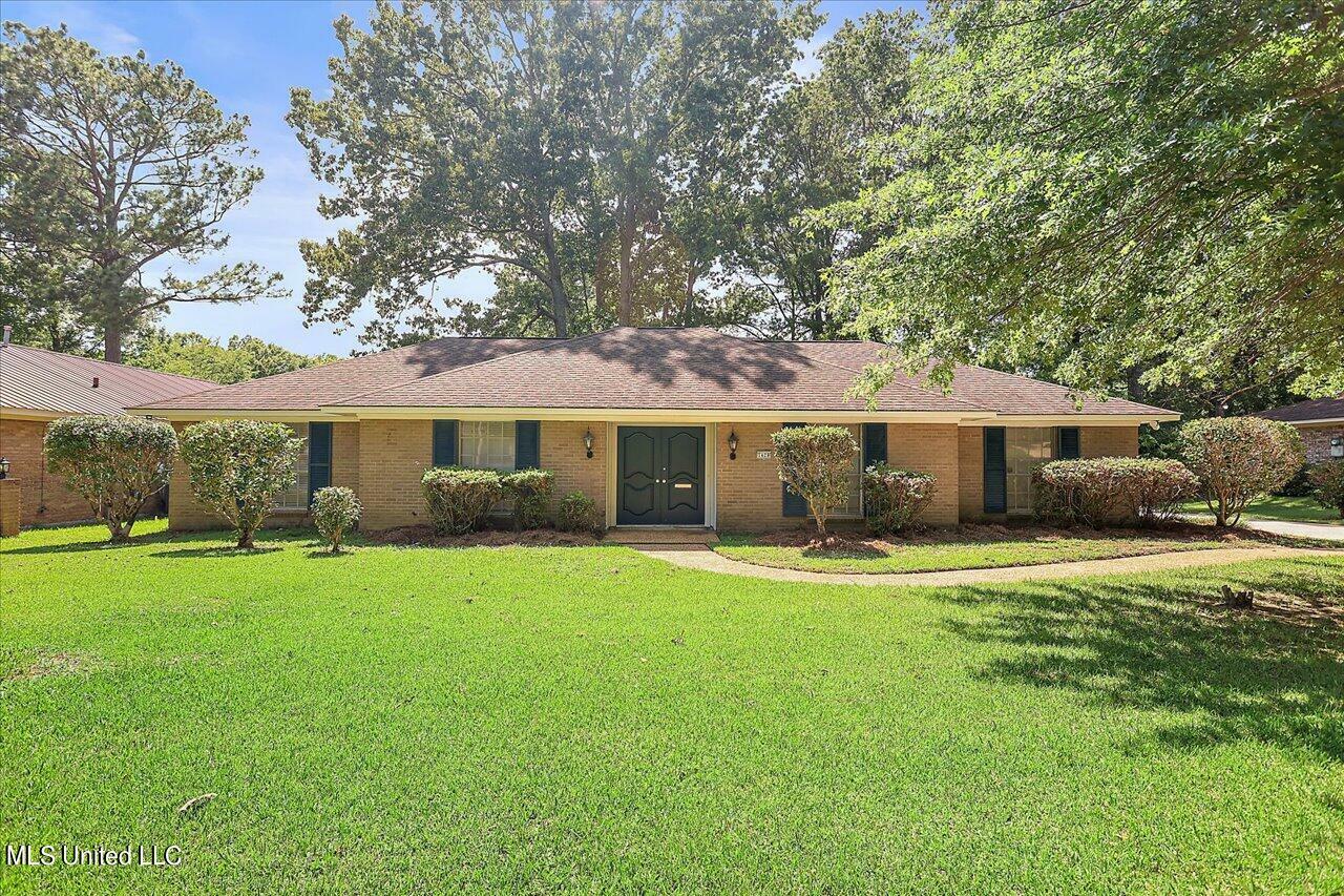 Property Photo:  1428 Woodfield Dr  MS 39211 