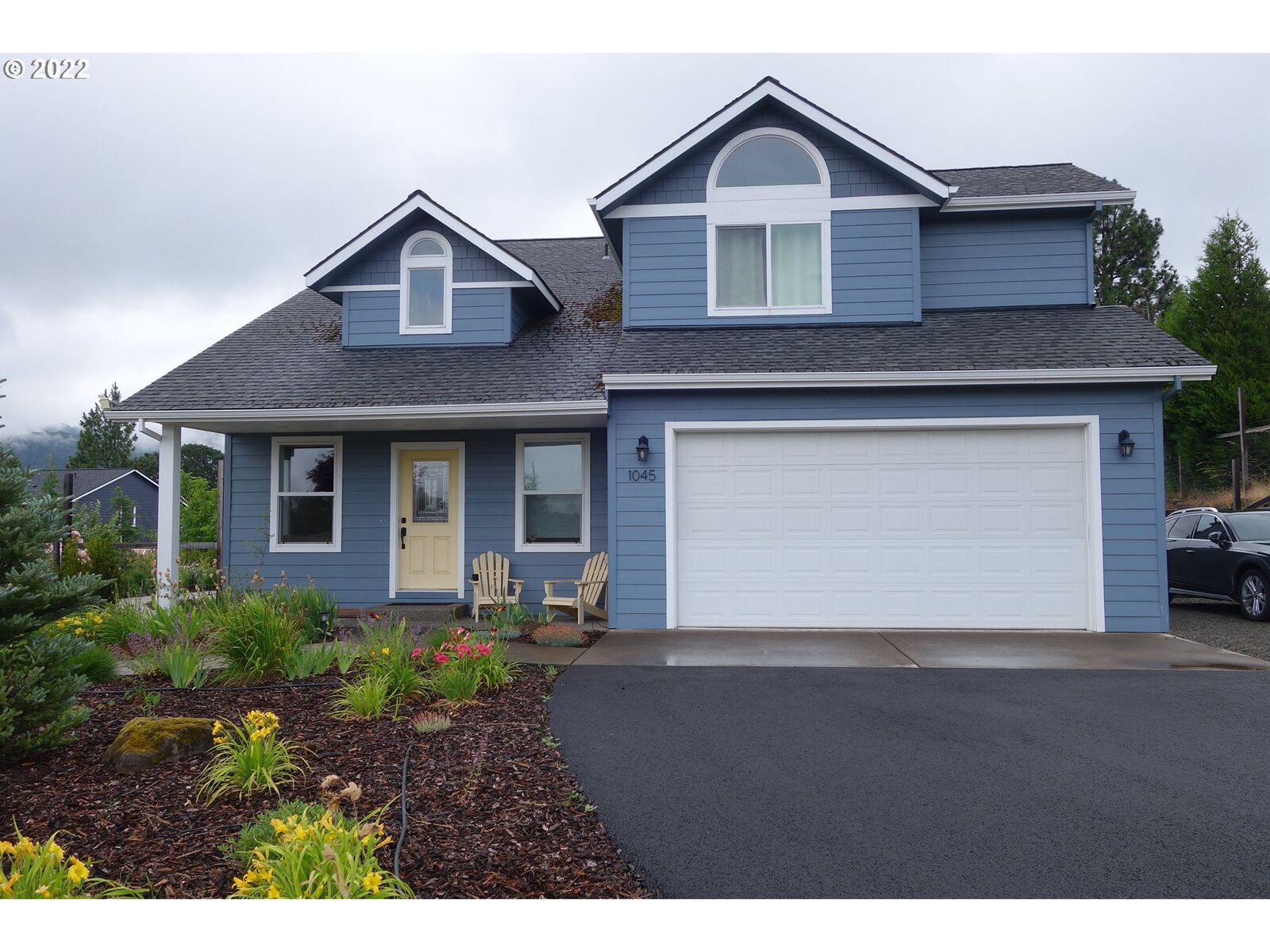 Property Photo:  1045 School View Pl  WA 98672 