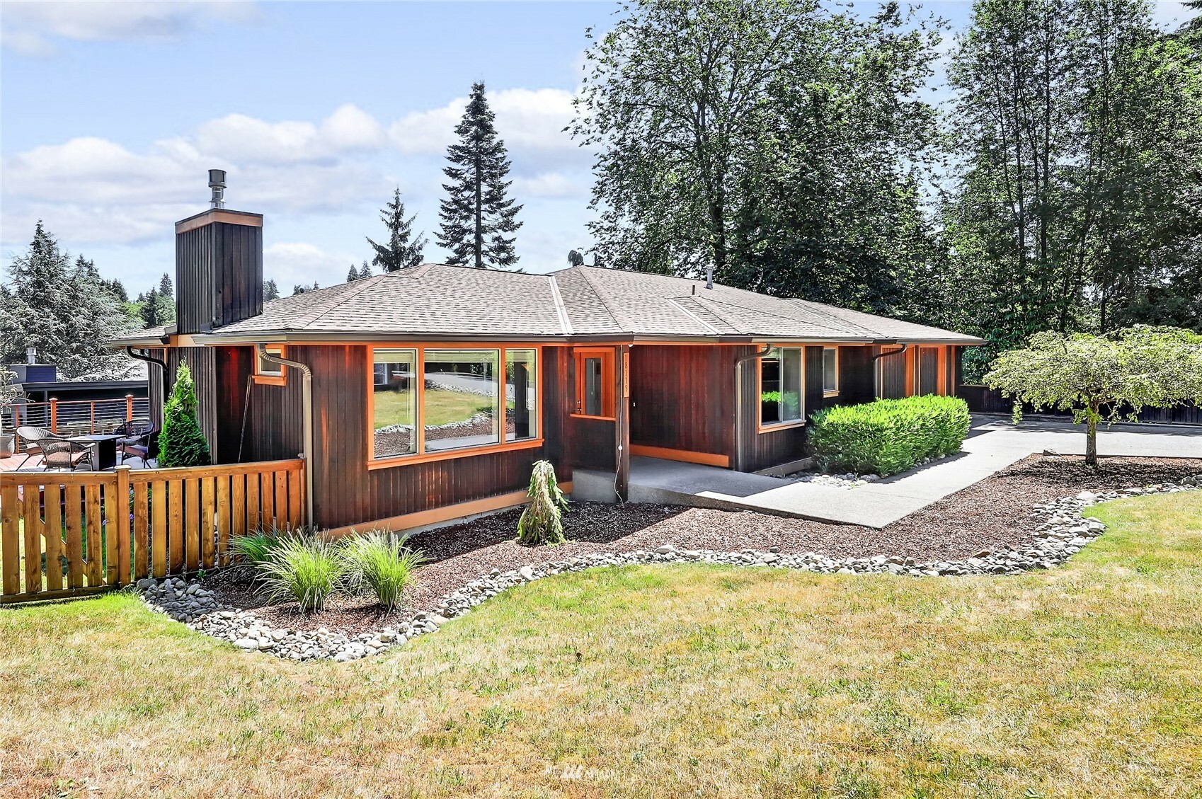 Property Photo:  18115 72nd Avenue W  WA 98026 