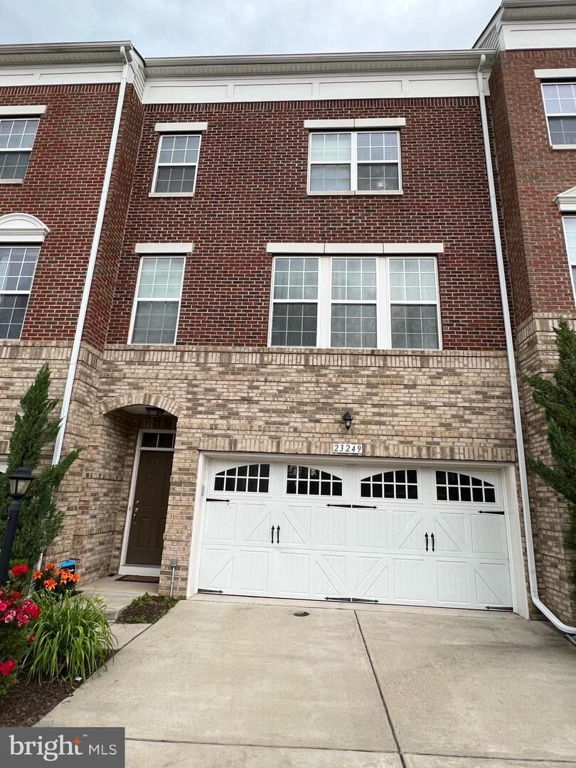 Property Photo: 23249 Tradewind Drive VA 20148