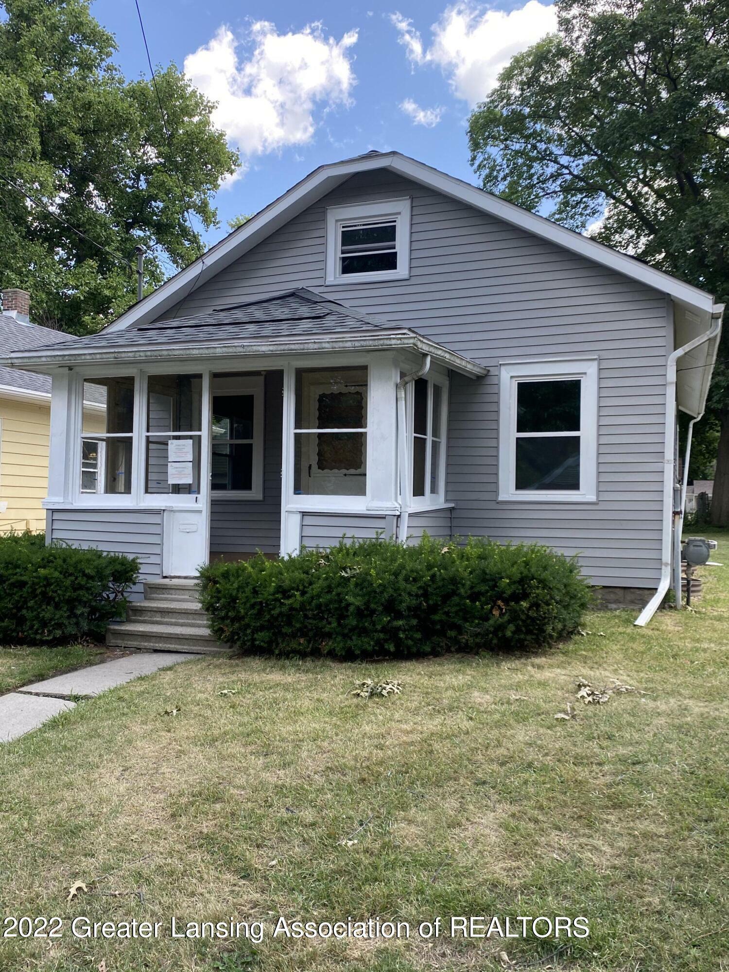 Property Photo:  1107 S Holmes Street  MI 48912 