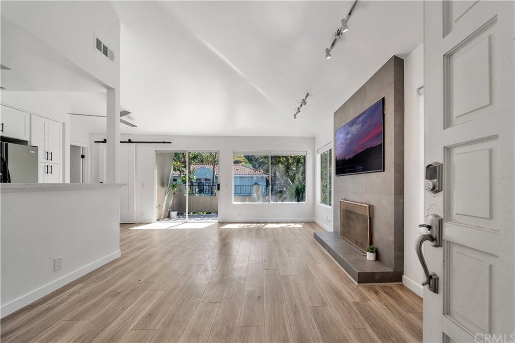 Property Photo:  122 Sandpiper Lane  CA 92656 