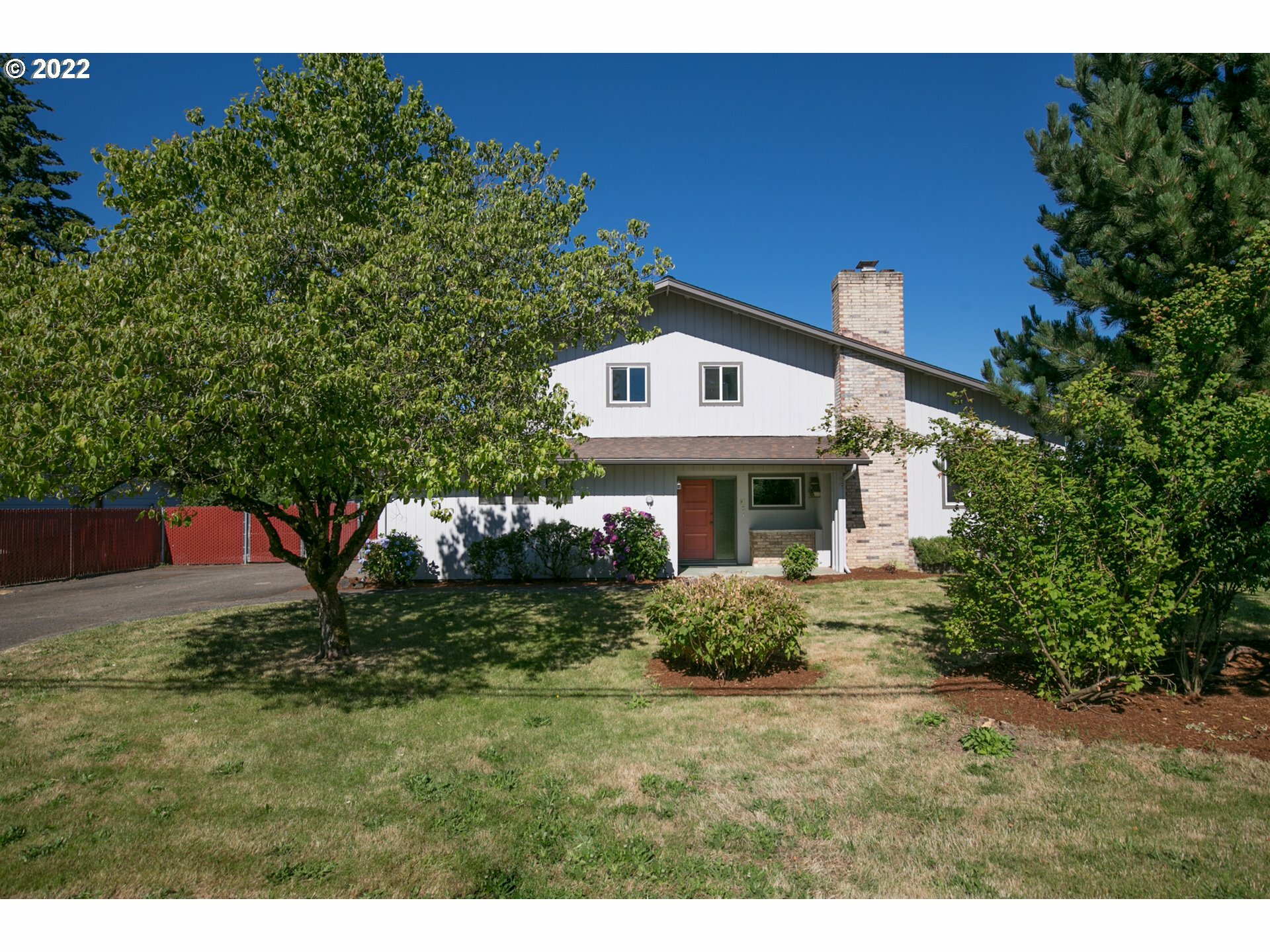 Property Photo: 10018 NW 11th Ave WA 98685