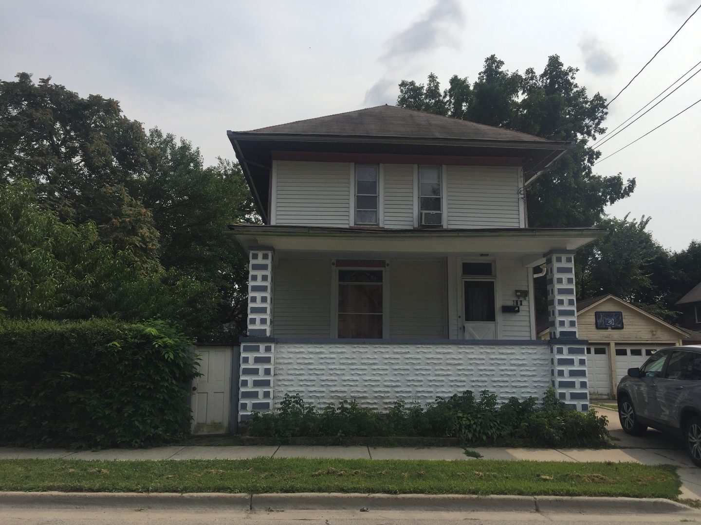 Property Photo: 163 Summit Street IL 60120