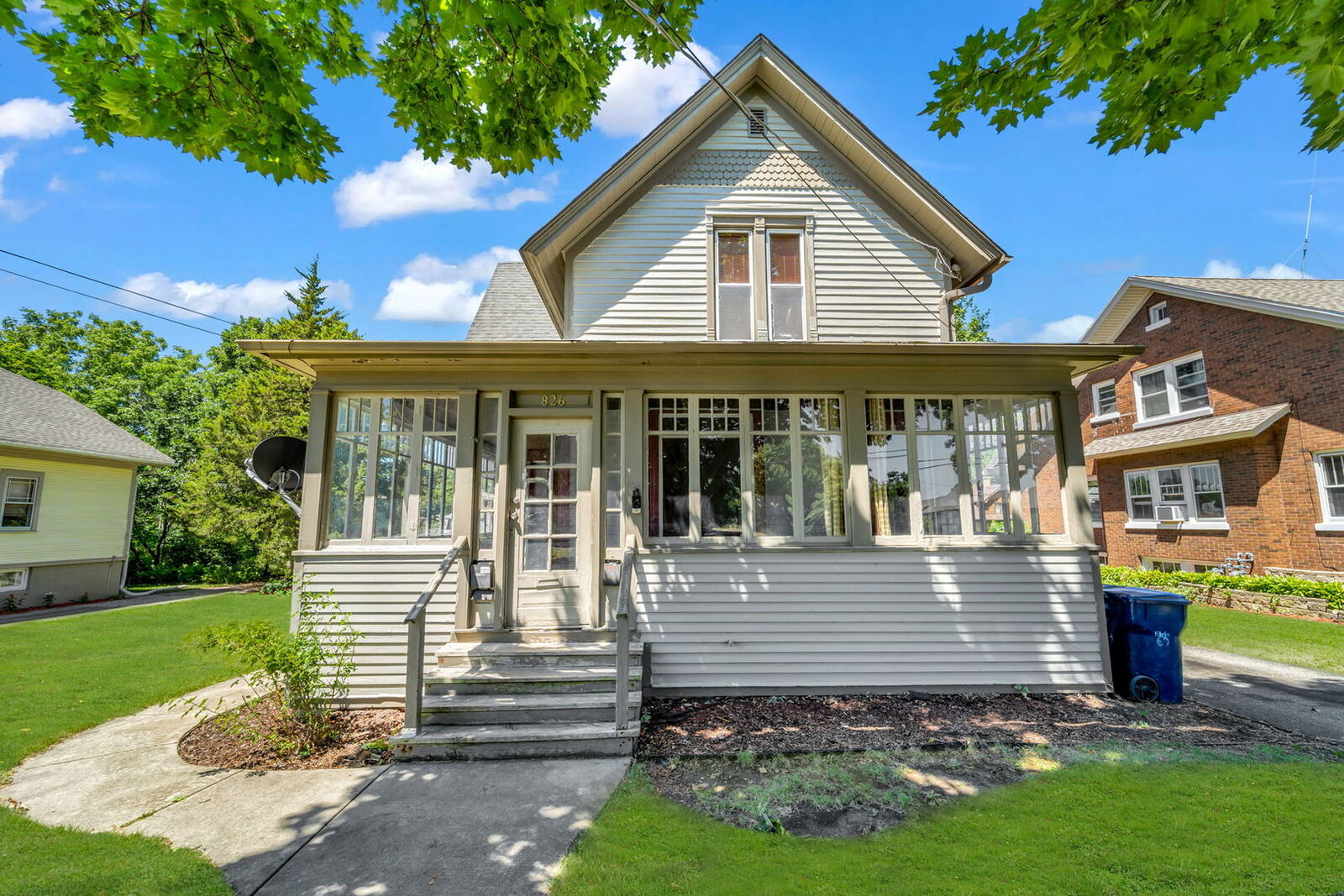 Property Photo:  826 Duncan Avenue 2  IL 60120 