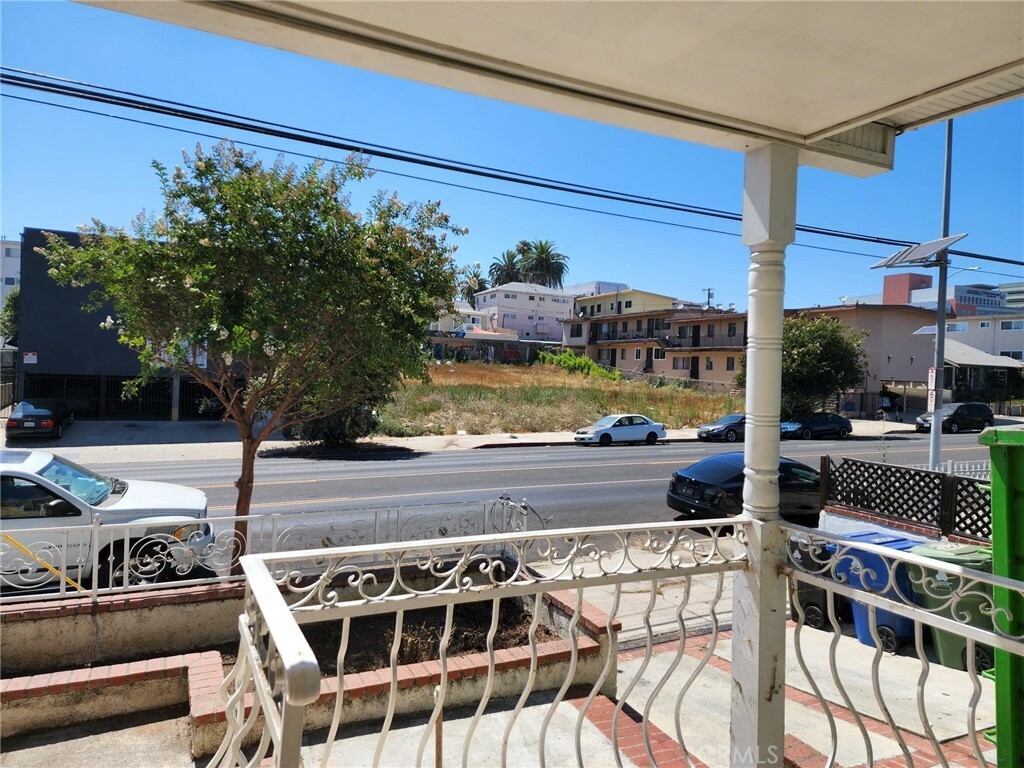 Property Photo:  1216 N Virgil Avenue  CA 90029 