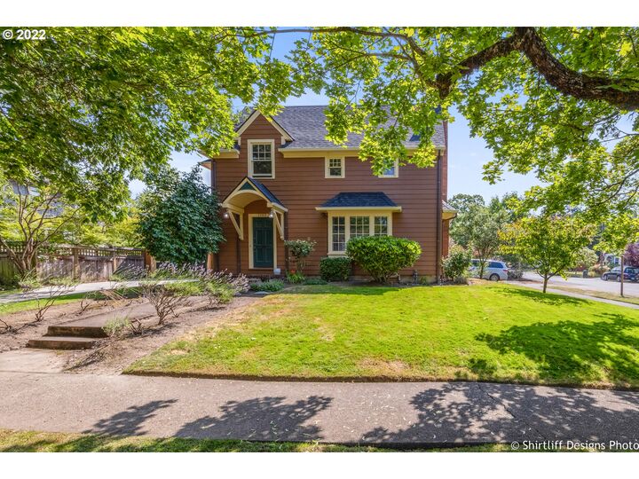 1989 Alder St  Eugene OR 97405 photo