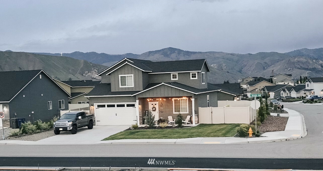 Property Photo: 336 S Nevada Avenue WA 98802