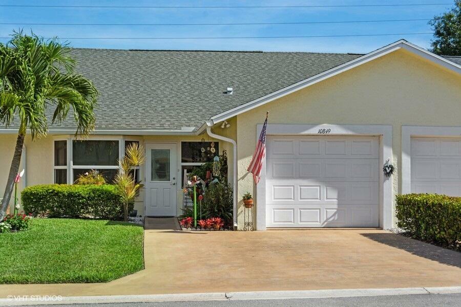 Property Photo:  10849 SE Sea Pines Circle  FL 33455 