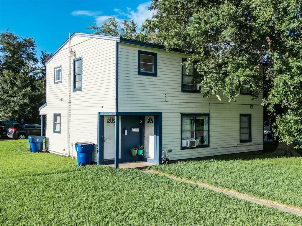 Property Photo: 1138 4th Avenue TX 77590