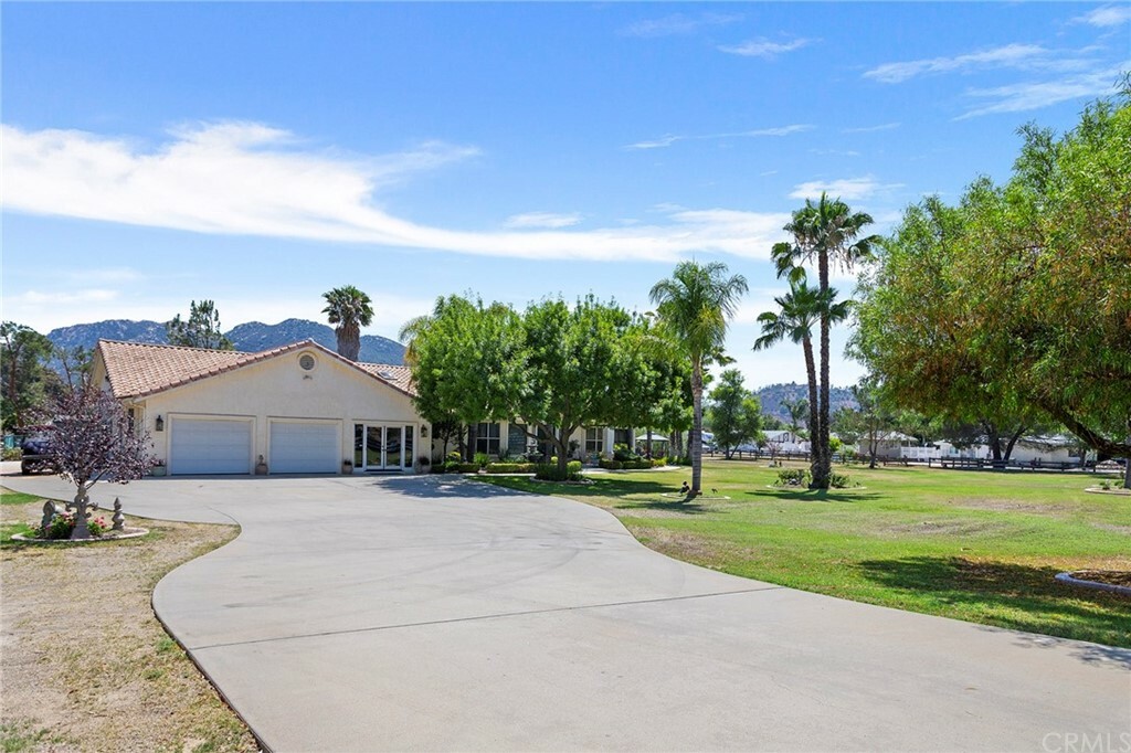 Property Photo:  29999 Ynez Road  CA 92592 