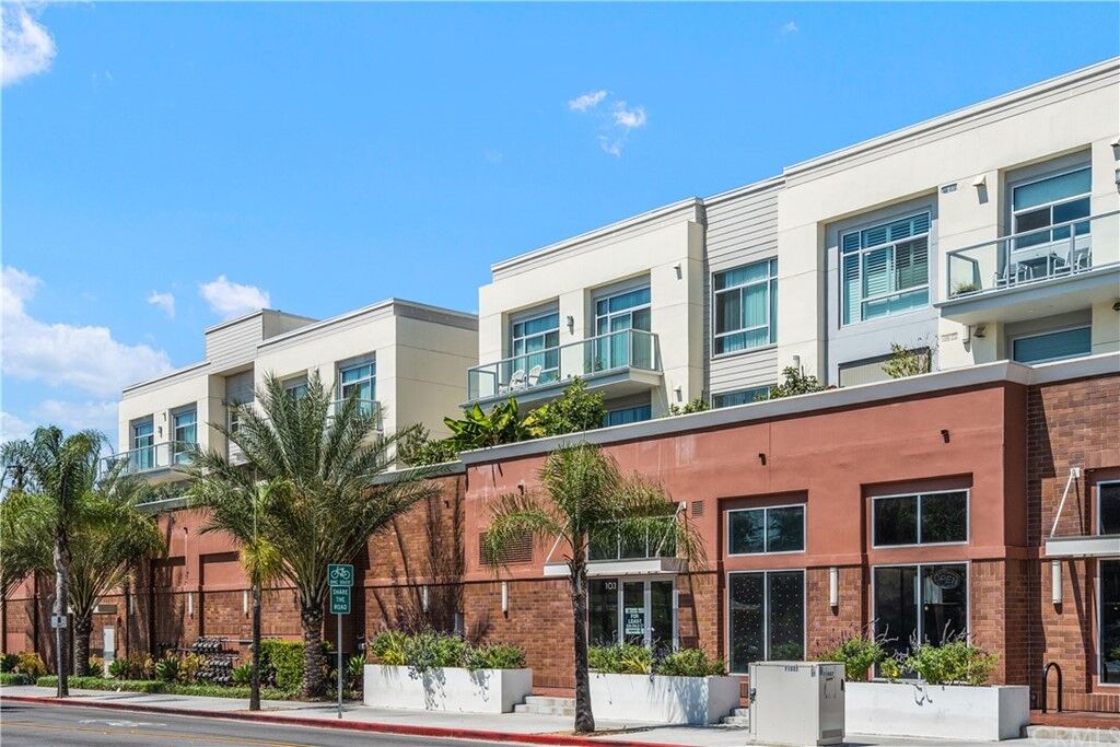 Property Photo: 56 E Duarte Road 321 CA 91006